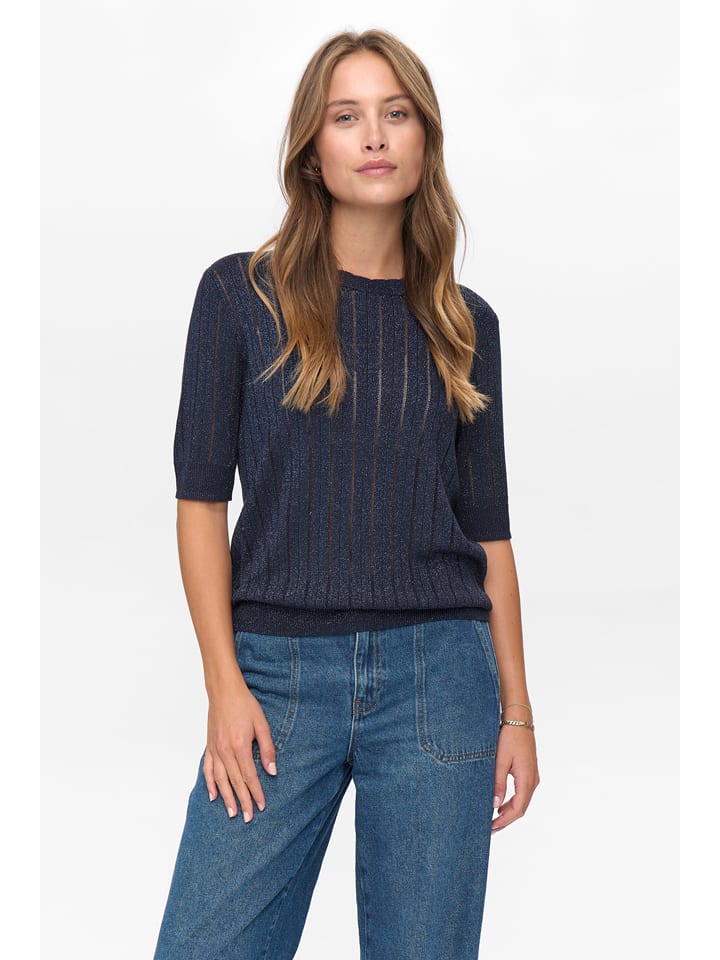 

NÜMPH Свитер "Нумисья" темно-синего цвета