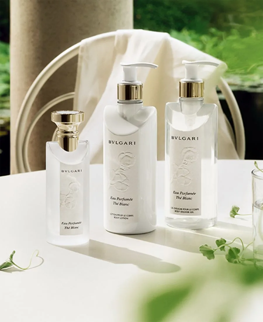 BVLGARI Гель для душа Eau Parfumée Thé Blanc, 10,1 унции — фото 3