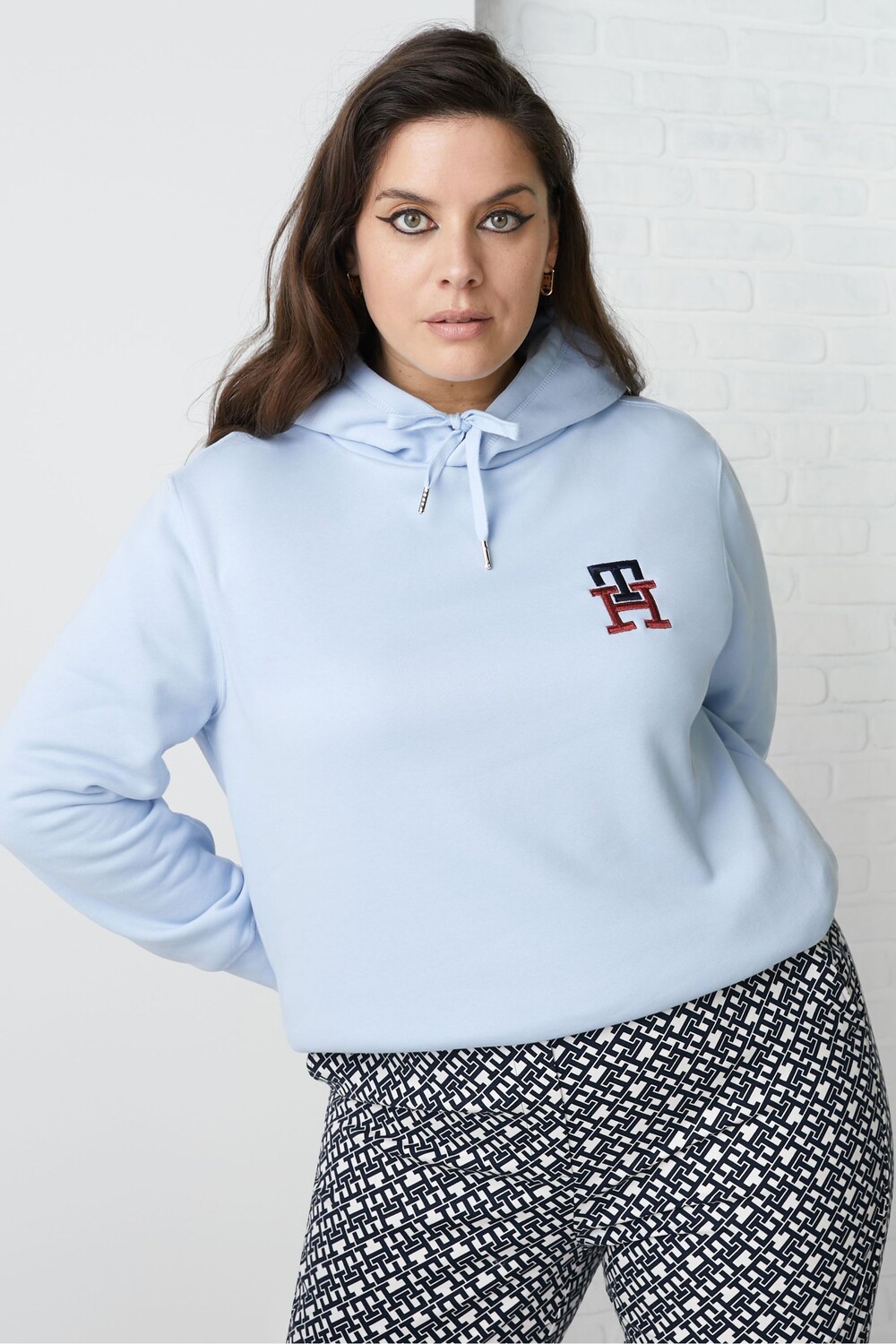 

Толстовка Curve синего цвета с вышивкой Tommy Hilfiger, синий