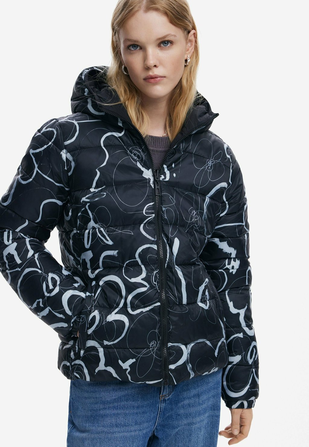

Зимняя куртка Desigual, черный