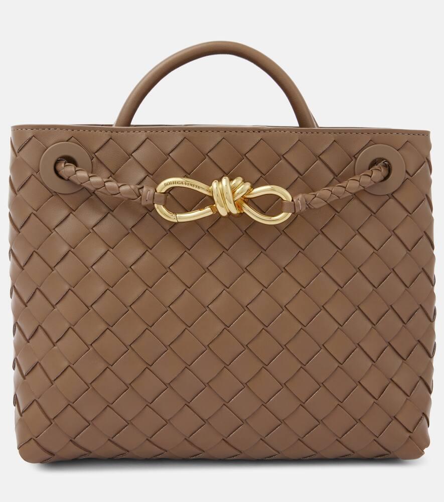 

Andiamo Small Intrecciato кожаная сумка-тоут Bottega Veneta, Pinecone-M B-Pinec