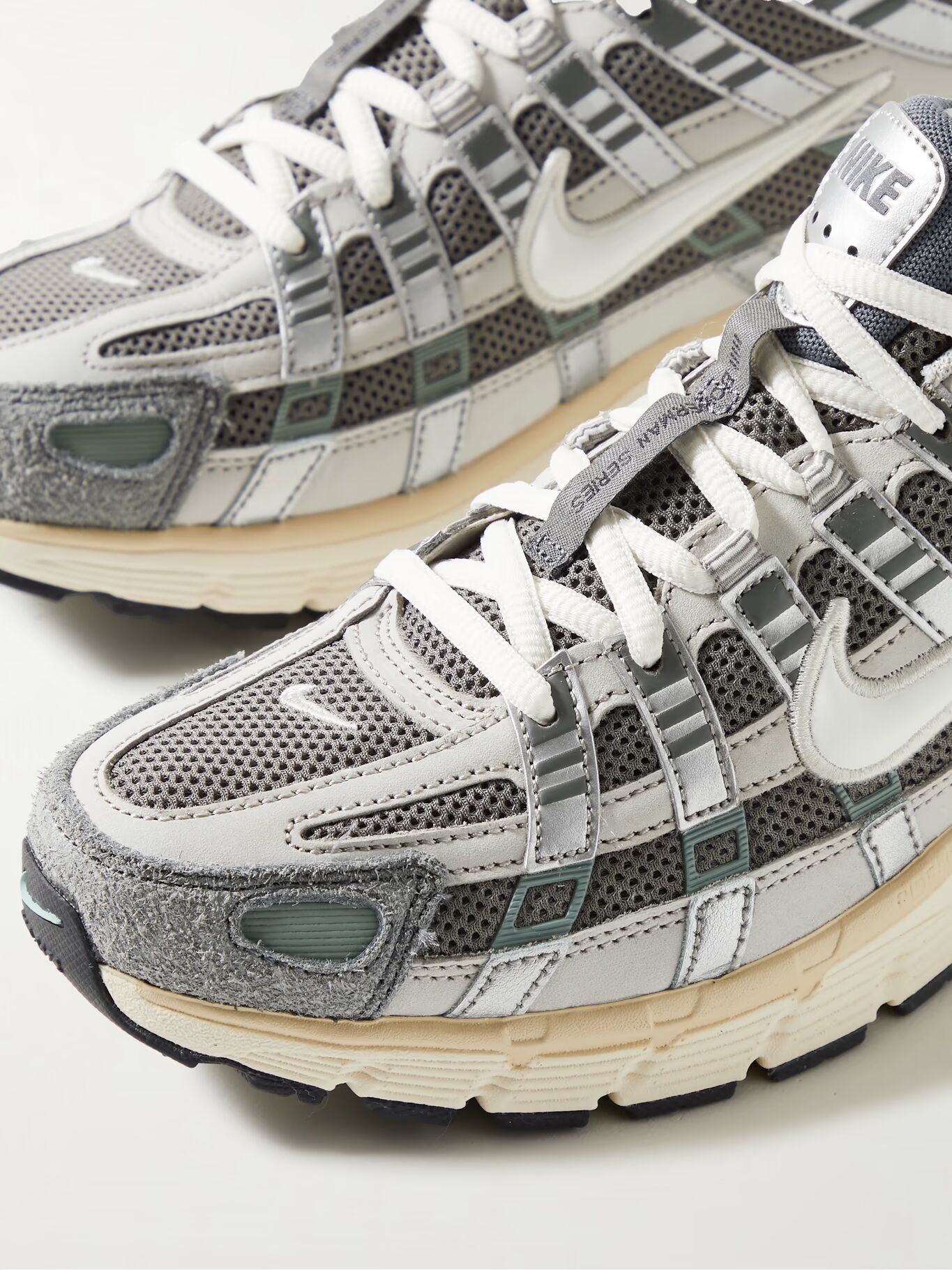 

Кроссовки P-6000 из замши, кожи и сетки NIKE, серый