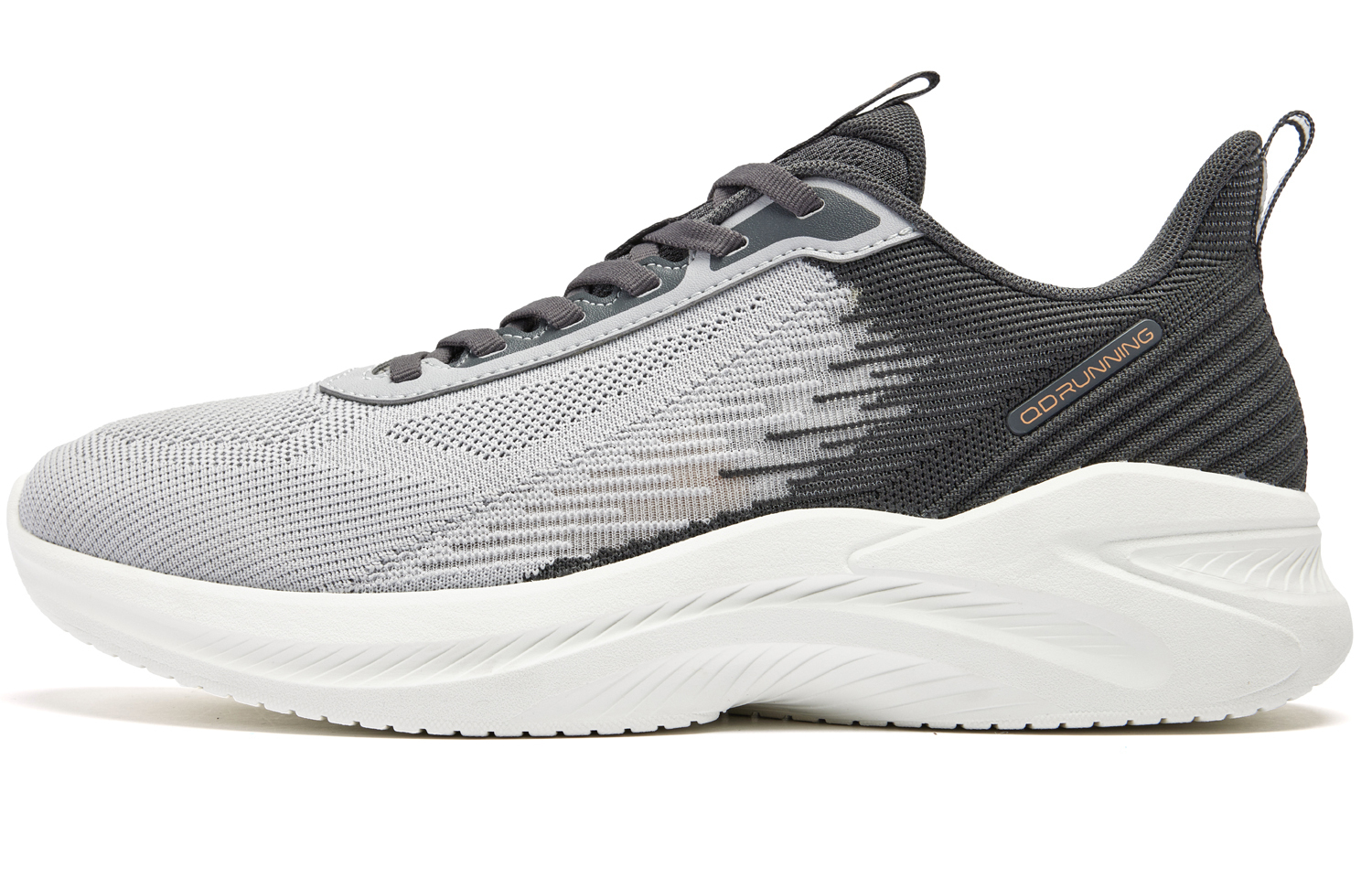 

QIAODAN Амортизирующие износостойкие низкие беговые кроссовки мужские серые - туманно-серый/акулий серый, цвет Mist Gray/Shark Gray