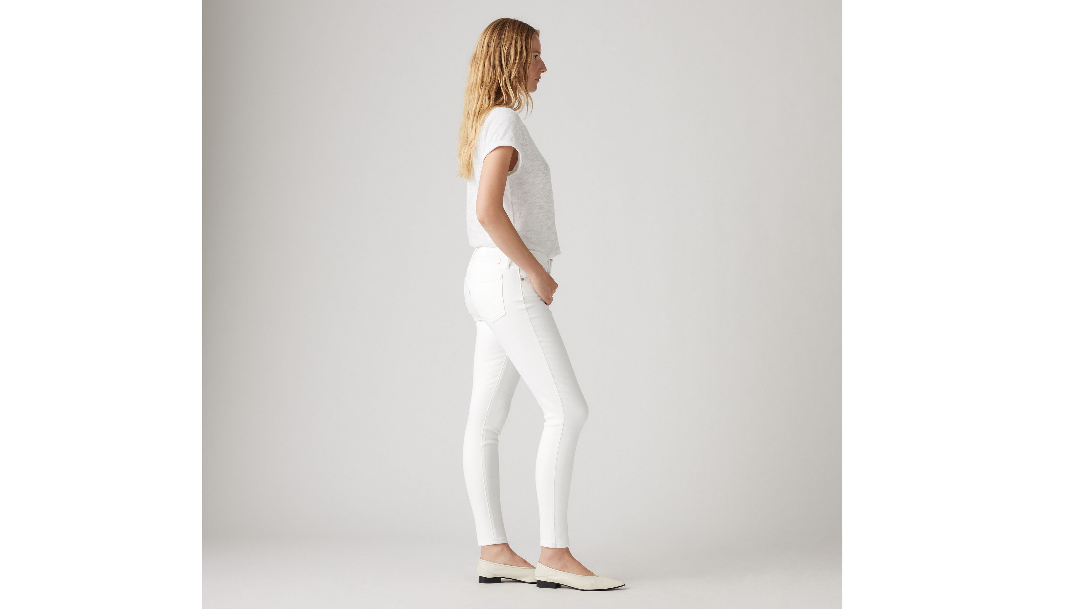 

711 Узкие женские джинсы Levi's, цвет Soft Clean White