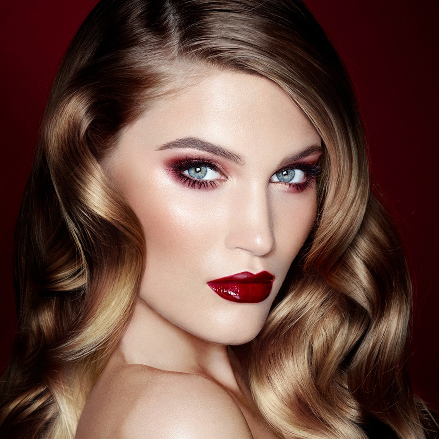Тени для век luxury palette - bella sofia Charlotte Tilbury, the vintage vamp, вес 5.2 гр. — фото 2