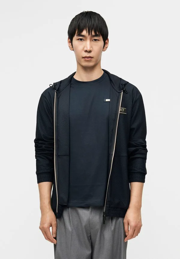 

Толстовка на молнии train premium label Ea7 Emporio Armani, Blue, Синий, Толстовка на молнии train premium label Ea7 Emporio Armani, Blue