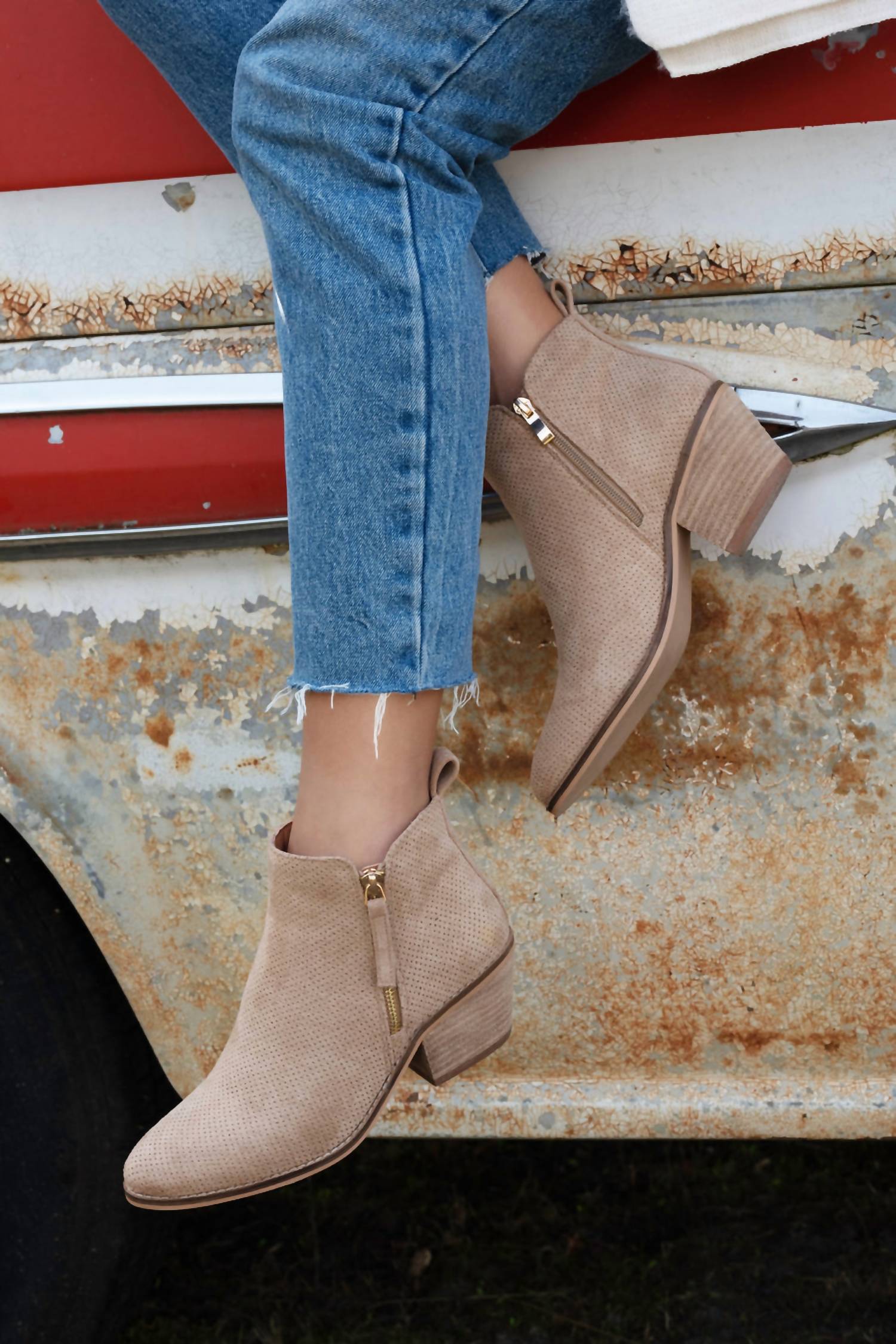 Женские массивные ботинки Spooktacular в песочном замше Corkys Footwear, Sand Suede — фото 4