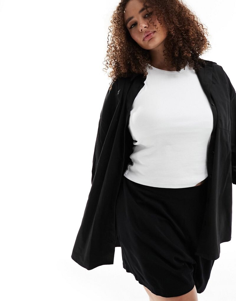 

Черные шорты ASOS DESIGN Curve