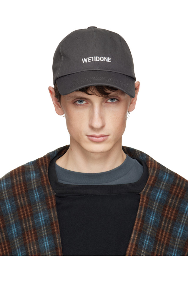 

We11Done Серая базовая кепка с небольшим логотипом