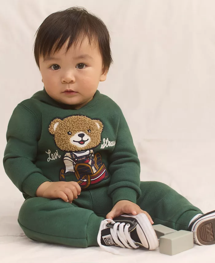 

Детский комплект для мальчиков из двух предметов: худи с аппликацией медведя и спортивные штаны Levi'S, зеленый