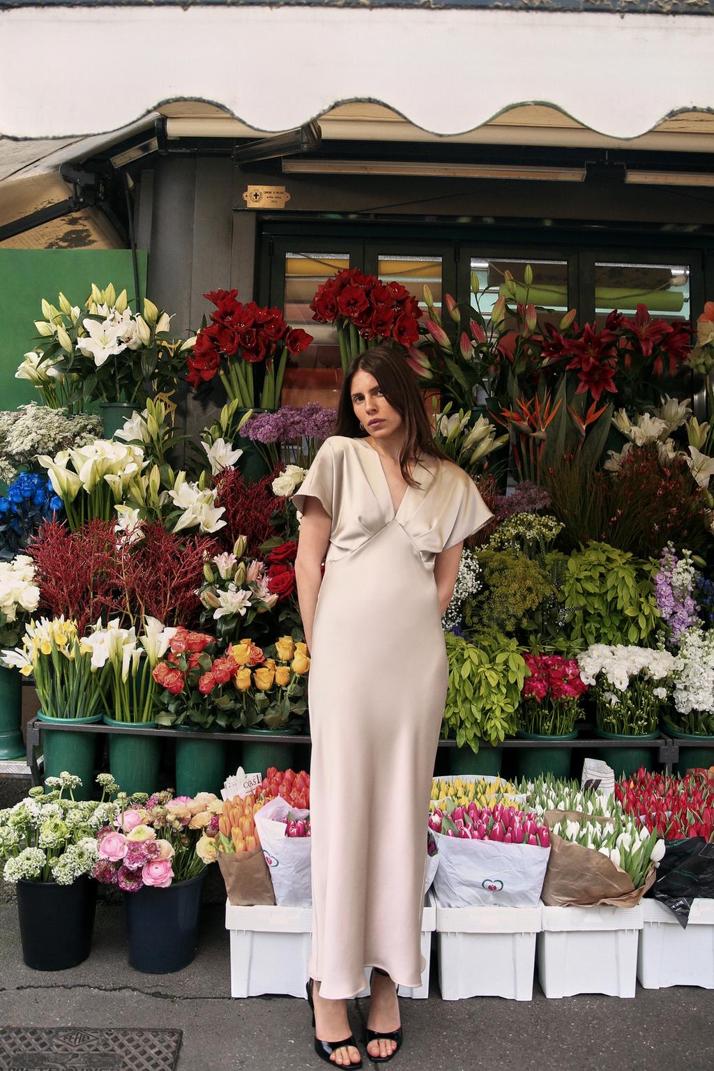 

Атласное платье миди ZARA, цвет Cava
