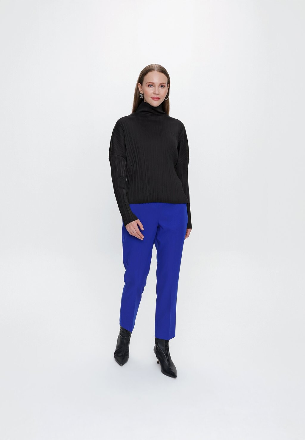 

Джемпер MODEST OVERSIZE QUILTED COAT Armine, черный