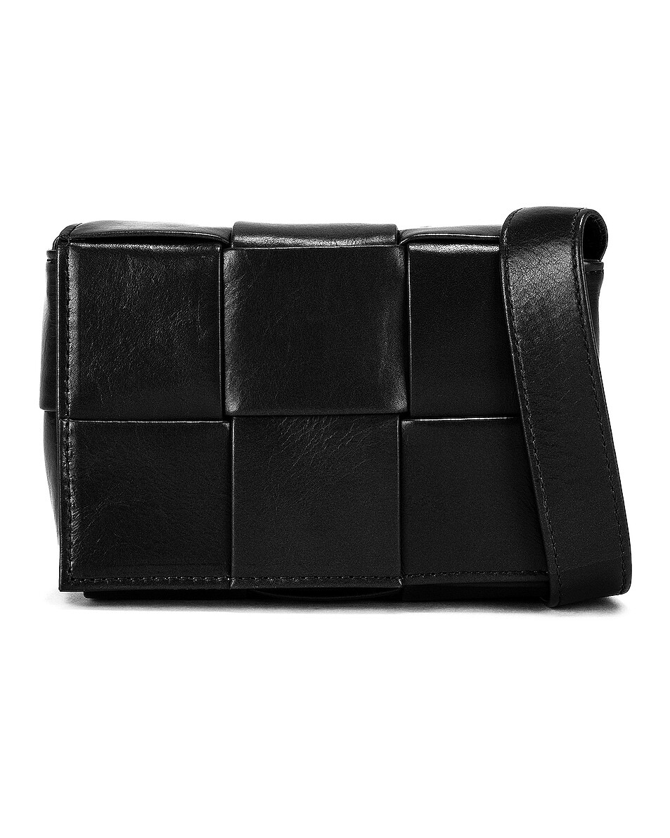 

Сумка кросс-боди Bottega Veneta The Cassette, черный