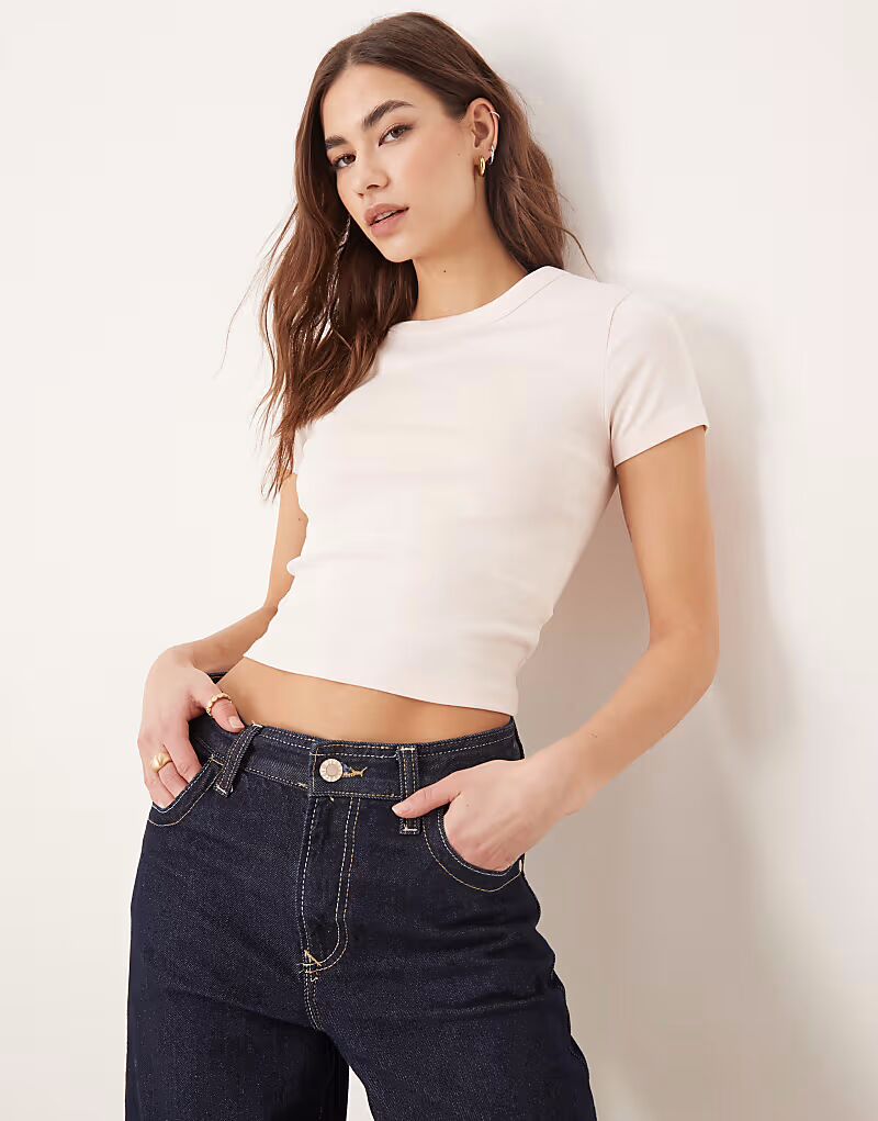 

Топ Gina Tricot облегающего кроя с короткими рукавами светло-розового цвета