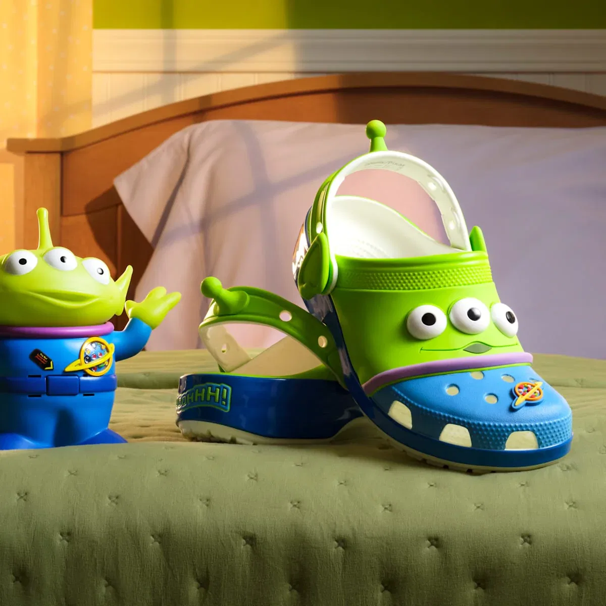 Классические сабо по мультфильму «История игрушек» от Disney Pixar Crocs, Multi — фото 2