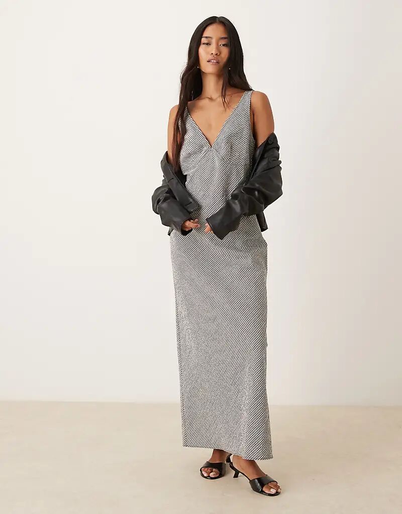 

Платье-комбинация миди ASOS DESIGN в однотонную клетку виши