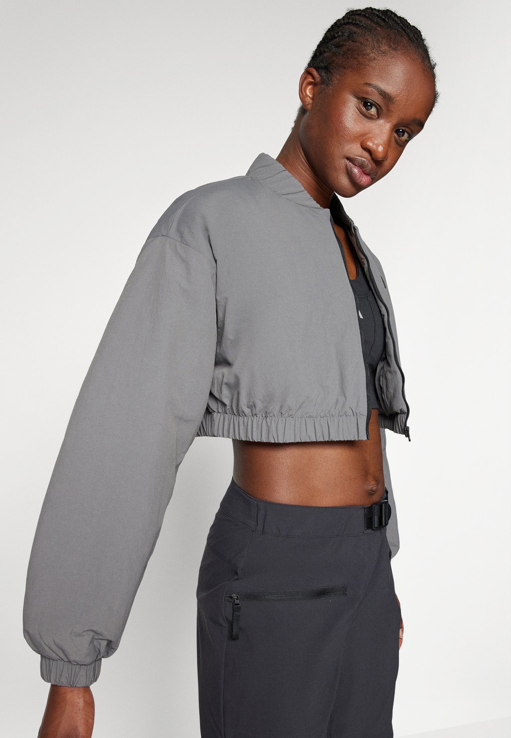 

Зимняя куртка CE BOMBER adidas Sportswear, серый