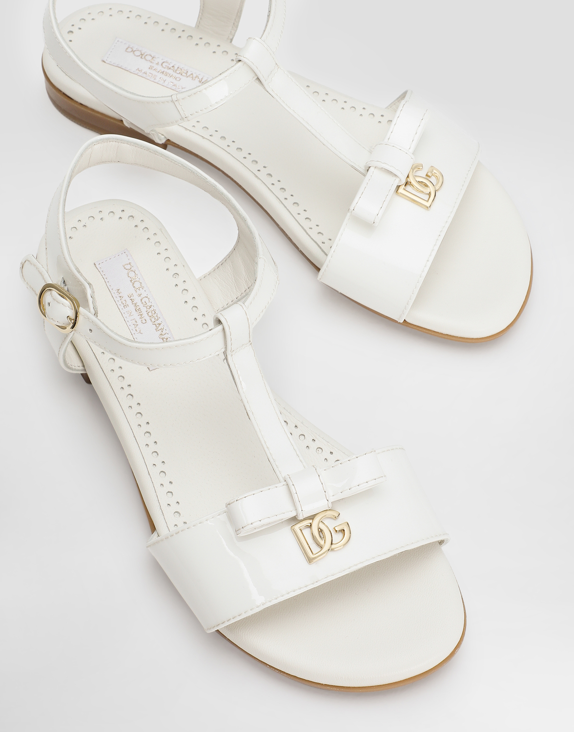 Босоножки из лакированной кожи Dolce&Gabbana, белый — фото 4