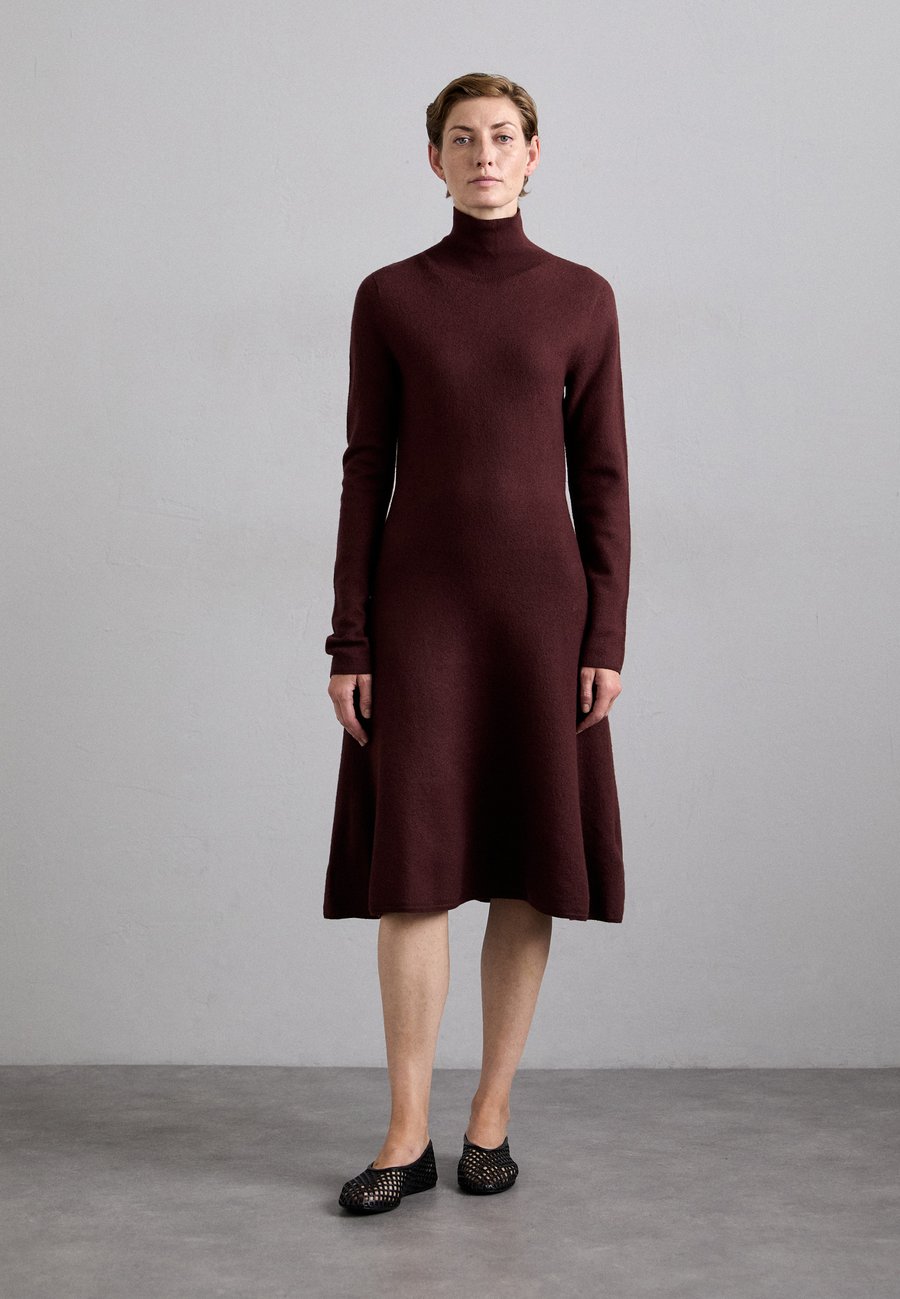 

Платье Tiger of Sweden MALAYA, Pure Decadence/Bordeaux