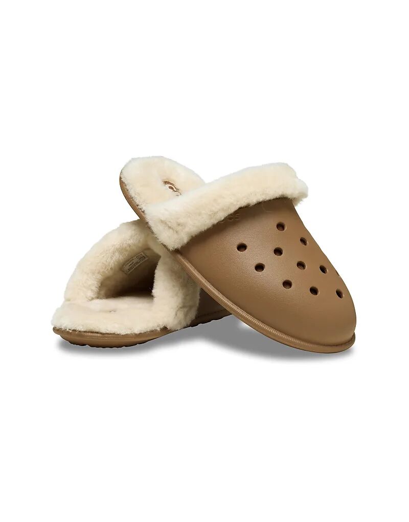 Слипоны Crocs Classic Fuzz Scuff светло-коричневого цвета — фото 3