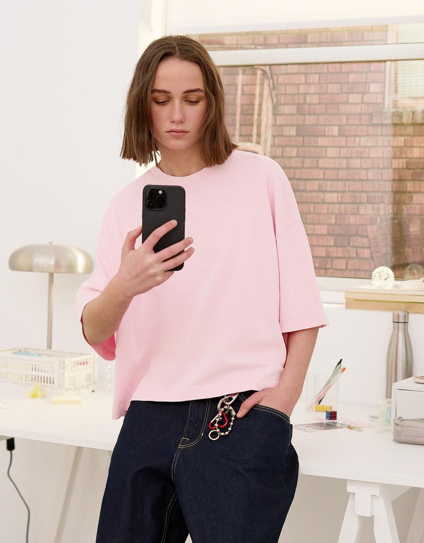 

Футболка свободного кроя из плотного хлопка с короткими рукавами Bershka, розовый