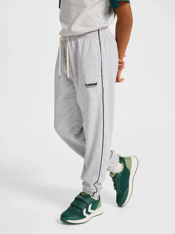 Тренировочные штаны Hummel Hmljr piping tracksuit bottoms, светло-серый меланж черный — фото 2