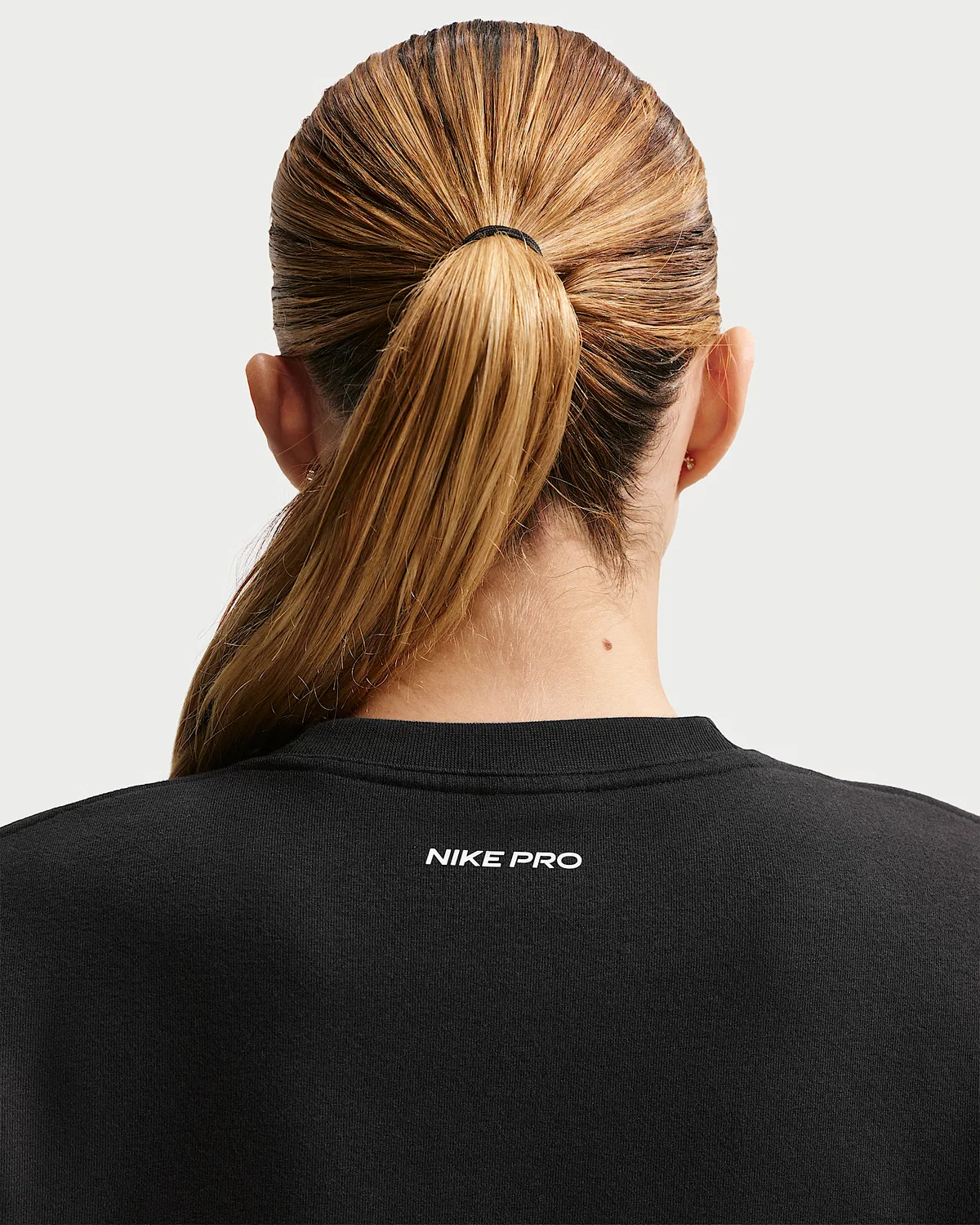 Женский топ Nike Pro Dri-FIT с круглым вырезом из французского футера, Black/Metallic Silver/White — фото 2