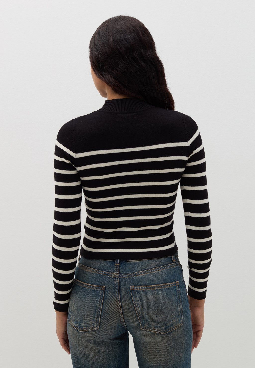 

Джемпер MOCK NECK B.ANGEL, черный
