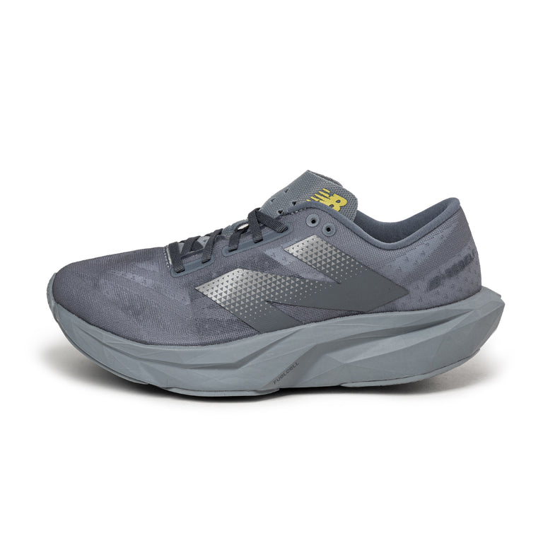 

Кроссовки fuelcell rebel v4 New Balance, синий
