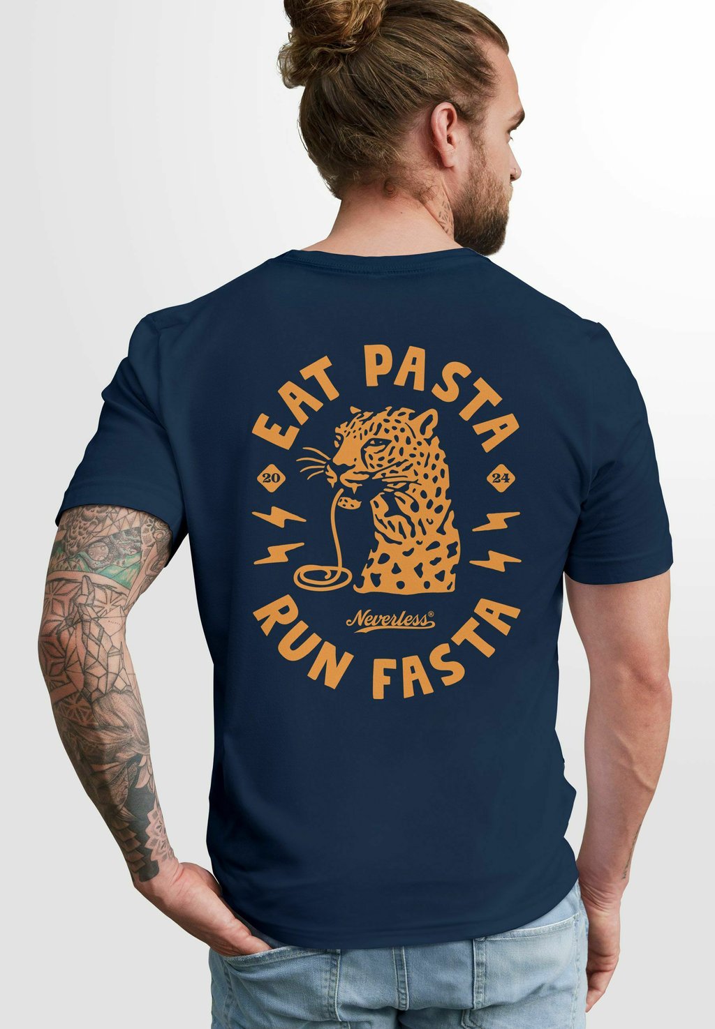 

Футболка с принтом BACK SCHRIFT EAT PASTA BRUSTLOGO RETRO FASHION STREETSTYLE Neverless, синий