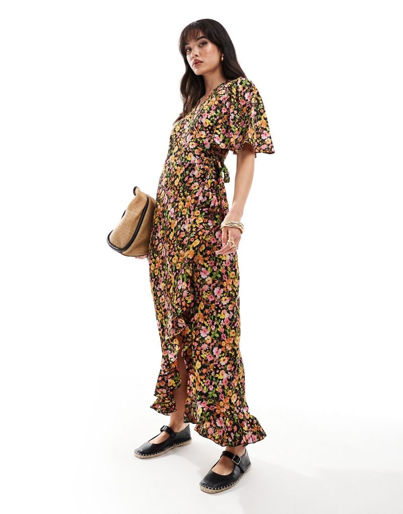 

Vero Moda – платье макси с запахом и темным цветочным узором