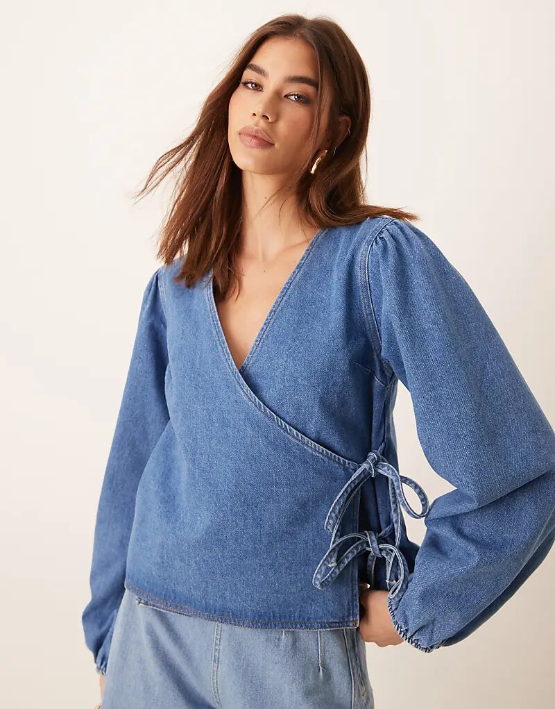 

Джинсовый топ с длинными рукавами и запахом, средне-голубой ASOS DESIGN
