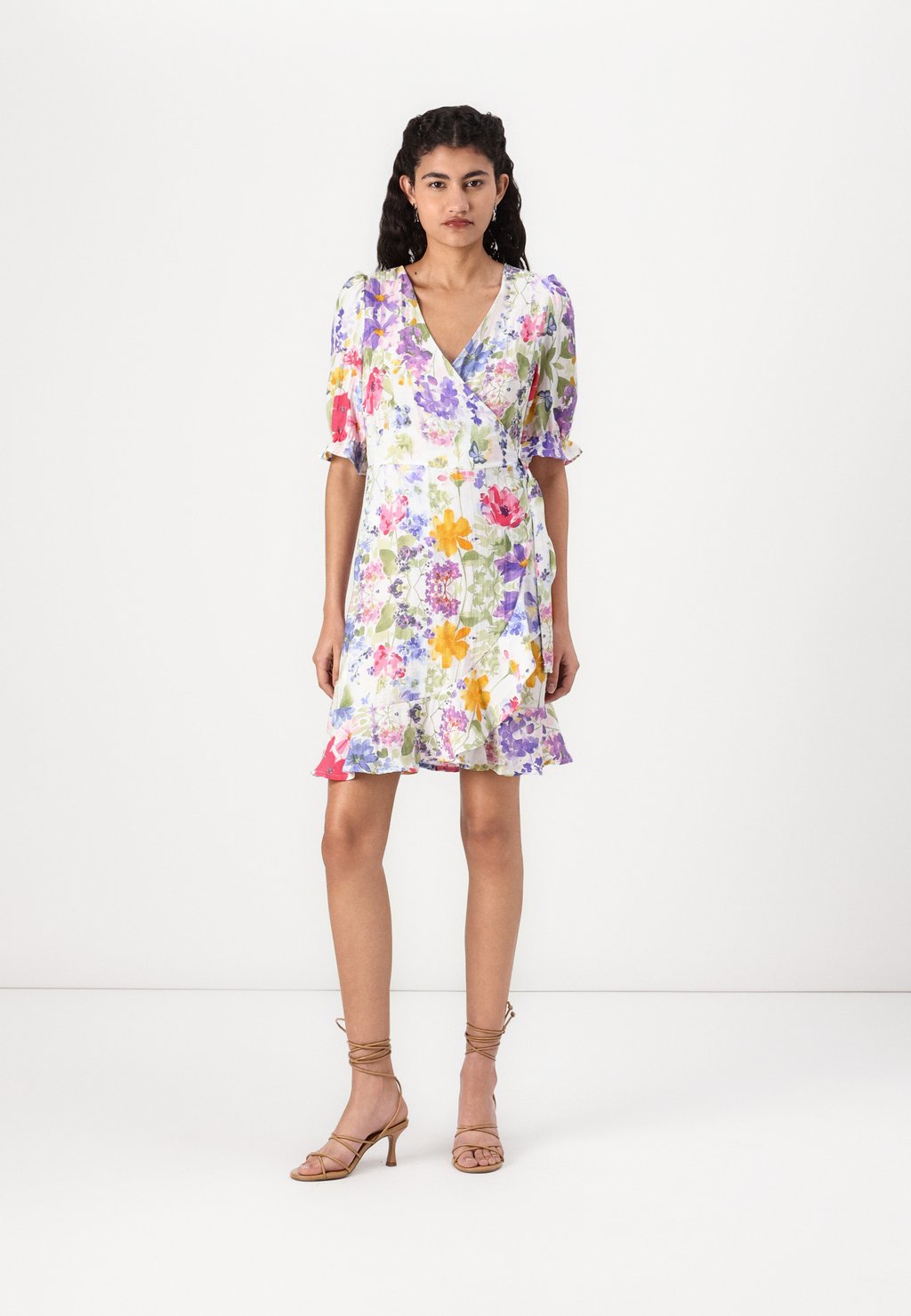 

Повседневное платье VMFLORA WRAP SHORT DRESS Vero Moda, белый