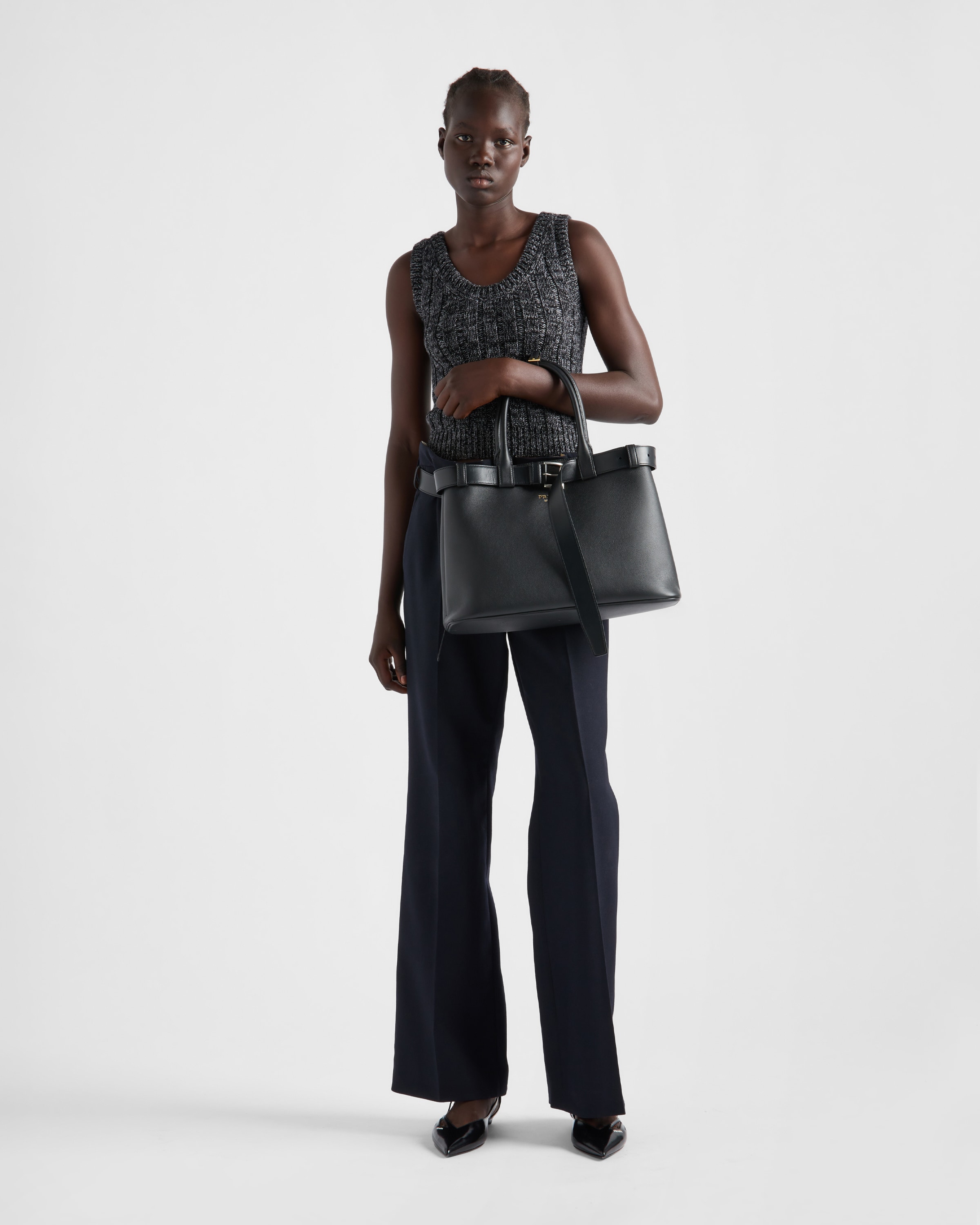 Большая кожаная сумка Prada Buckle с ремнем Prada, черный — фото 2
