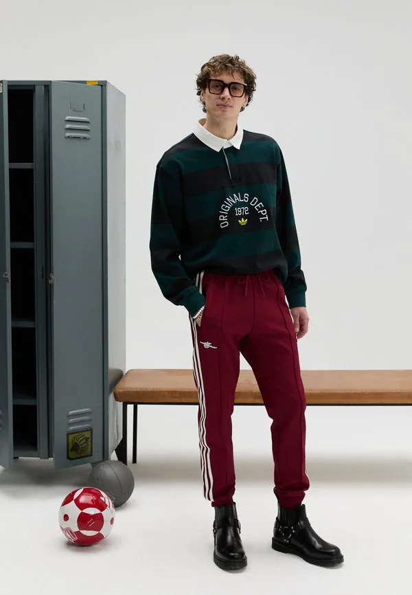 Спортивные штаны arsenal fc icon, клубная одежда Adidas Originals, Team Burgundy — фото 2