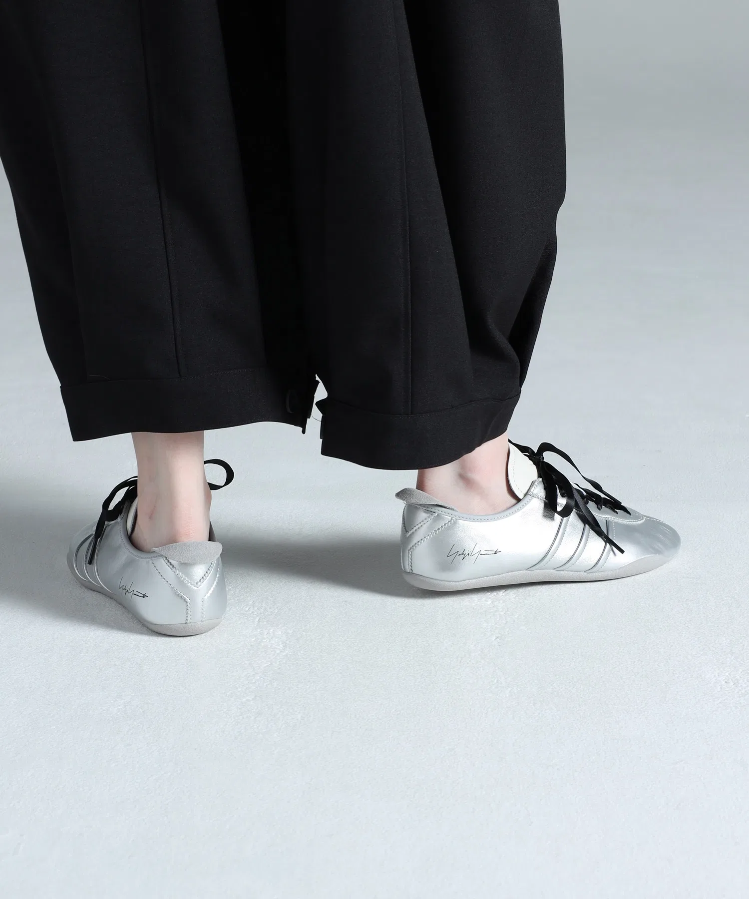 Унисекс кроссовки из натуральной кожи Y-3 TOKYO серебристые — фото 4