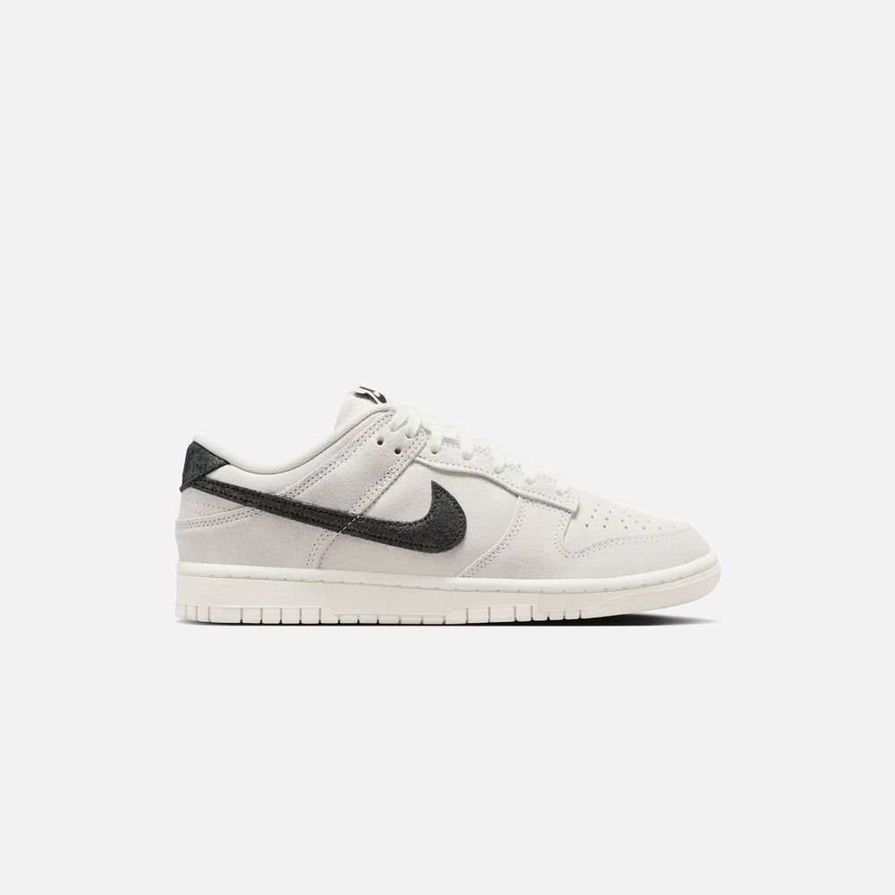 

Кроссовки Nike Dunk Low Se, цвет White/Black/Team Red