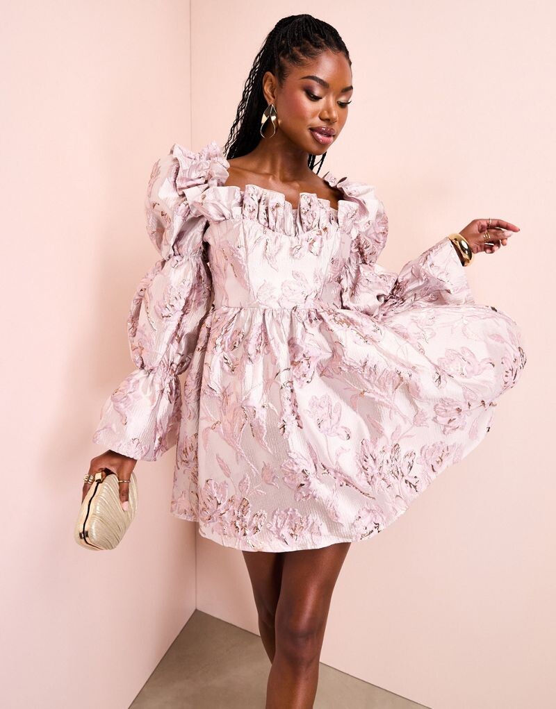 

ASOS Luxe — жаккардовое мини-платье с рюшами на рукавах и цветочным узором