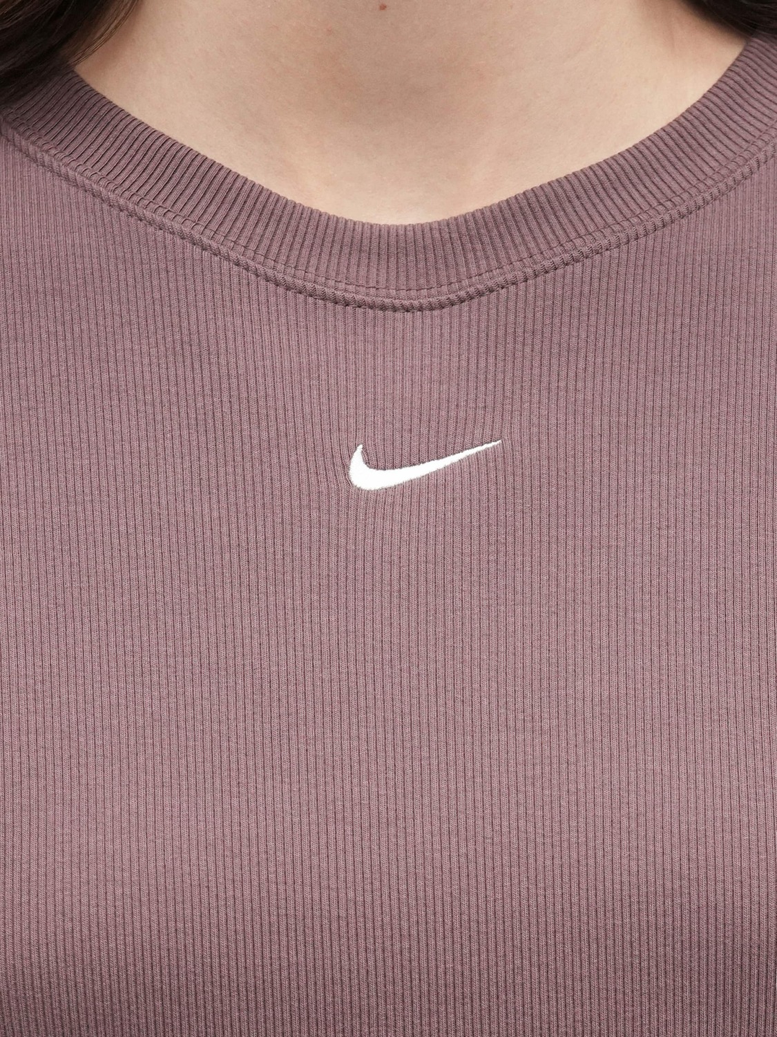 Nike Sportswear Футболка в цвете Mauve — фото 2