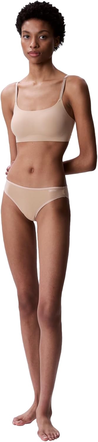 Женский бюстгальтер-бралетт Calvin Klein Invisibles Comfort Seamless с регулируемыми узкими бретельками, Bare — фото 3