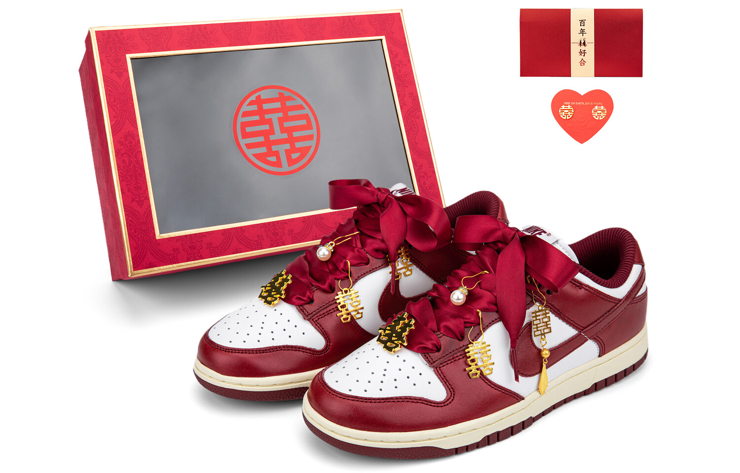 

Кроссовки Nike Dunk Skateboard Shoes Women's Low-Top White Red