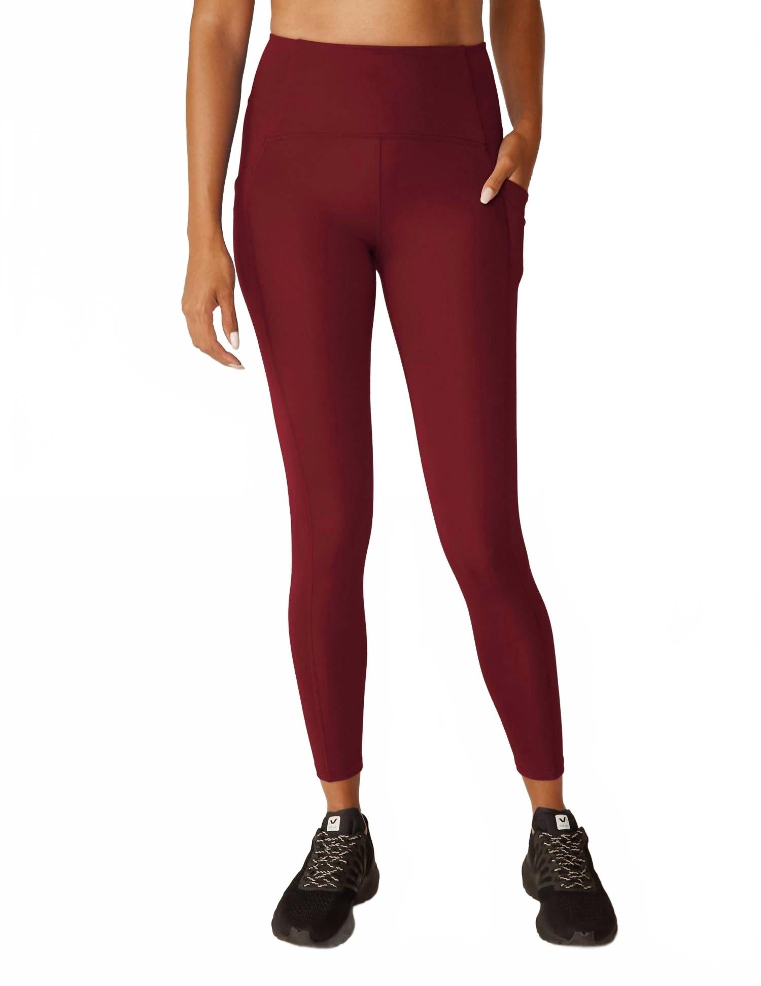 

Powerbeyond Strive Pocket Midi Леггинсы в цвете Калифорнийский Мерло BEYOND YOGA, California Merlot