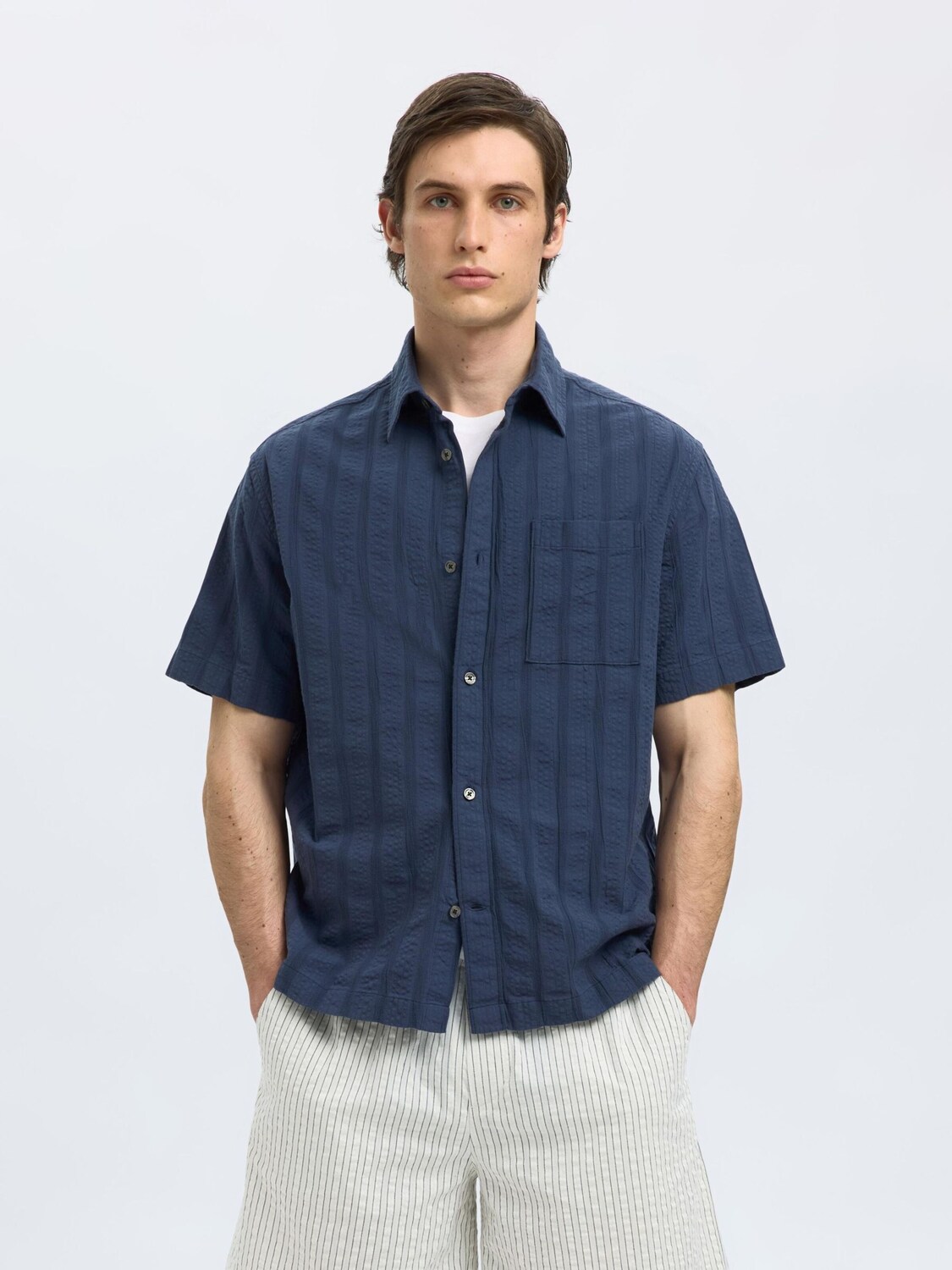 

SELECTED Рубашка на пуговицах комфортного кроя в цвете navy