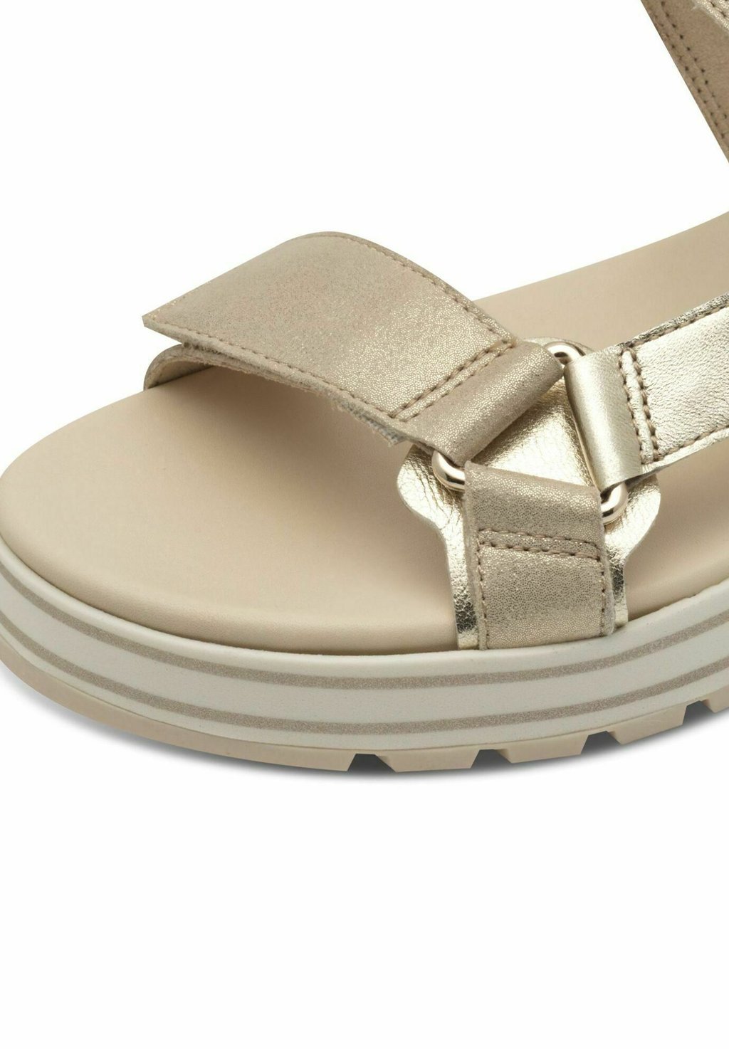 Босоножки на танкетке Platform sandals Tamaris, золотой — фото 4