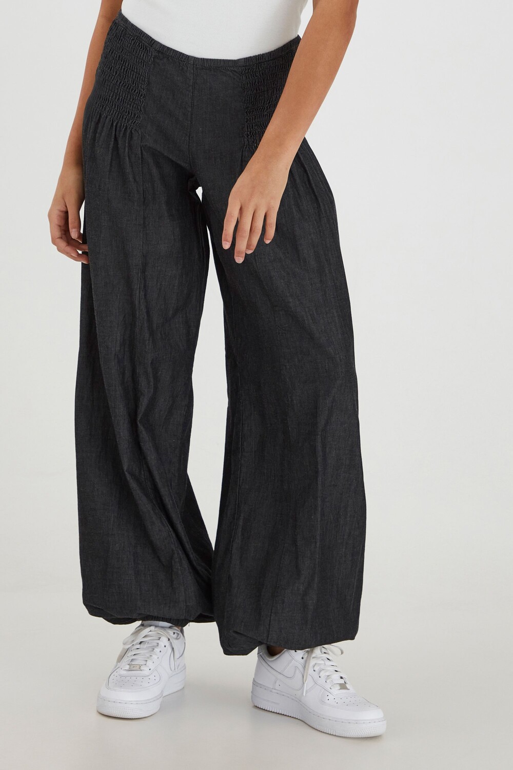 

Брюки PULZ Jeans, черный