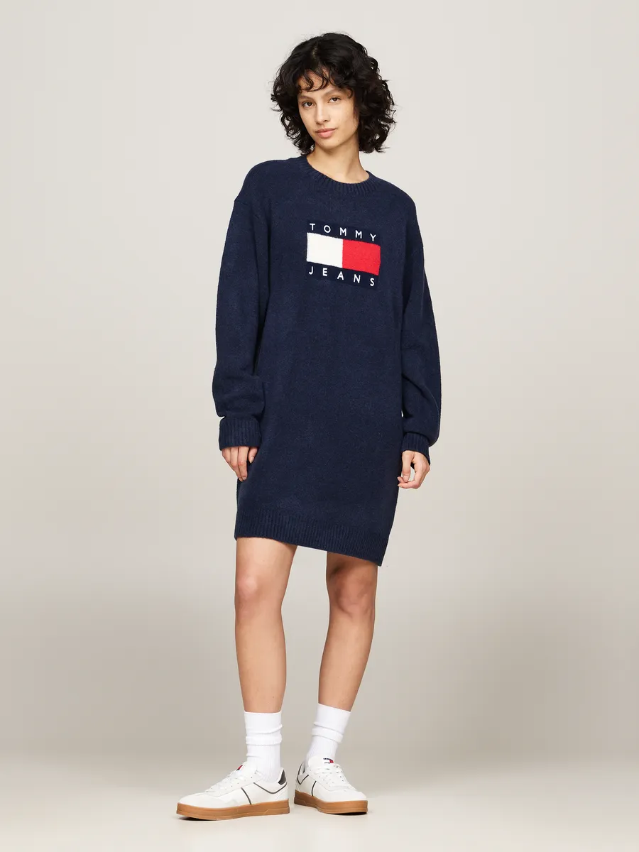 

Трикотажное платье Tommy Jeans Curve "TJW MLNGE FLAG SWEATER DRESS EXT", большие размеры, с содержанием шерсти и эластана, флаг с логотипом, синий