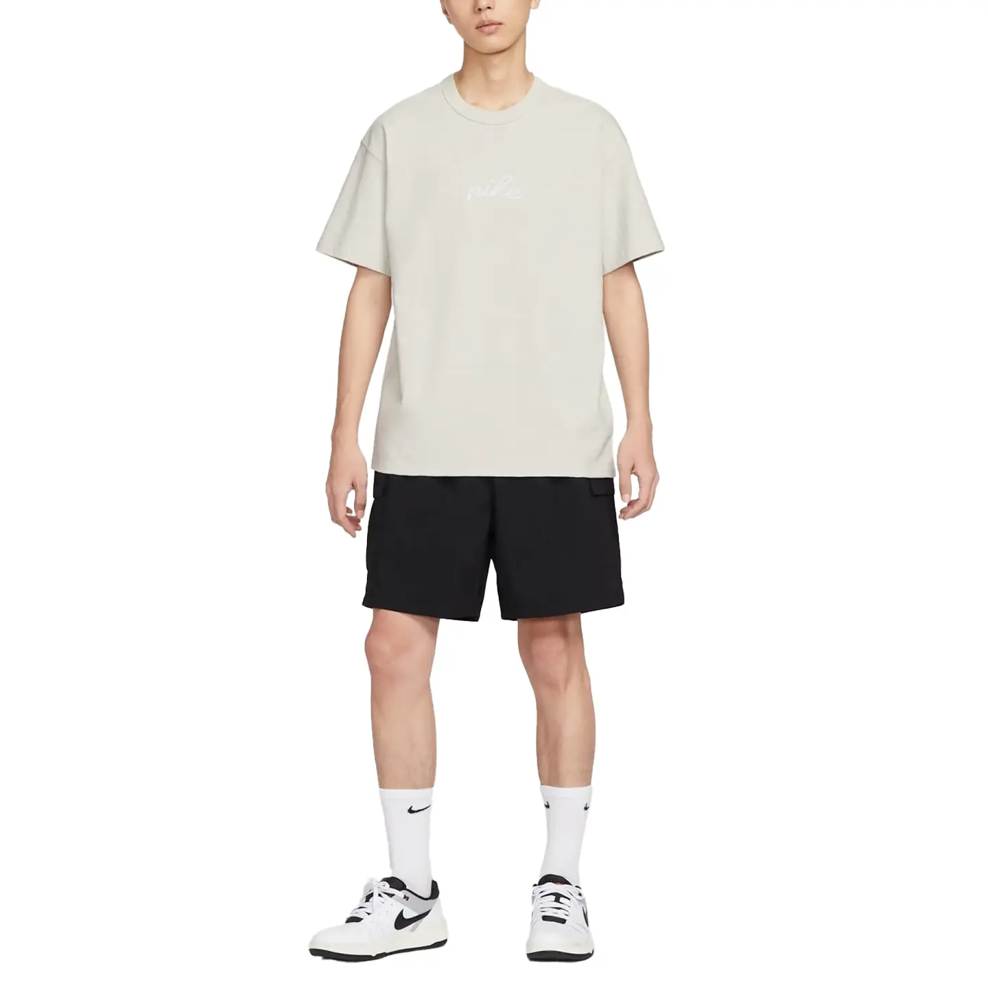Футболка мужская Sportswear Premium Essentials Nike, светло-серый — фото 3