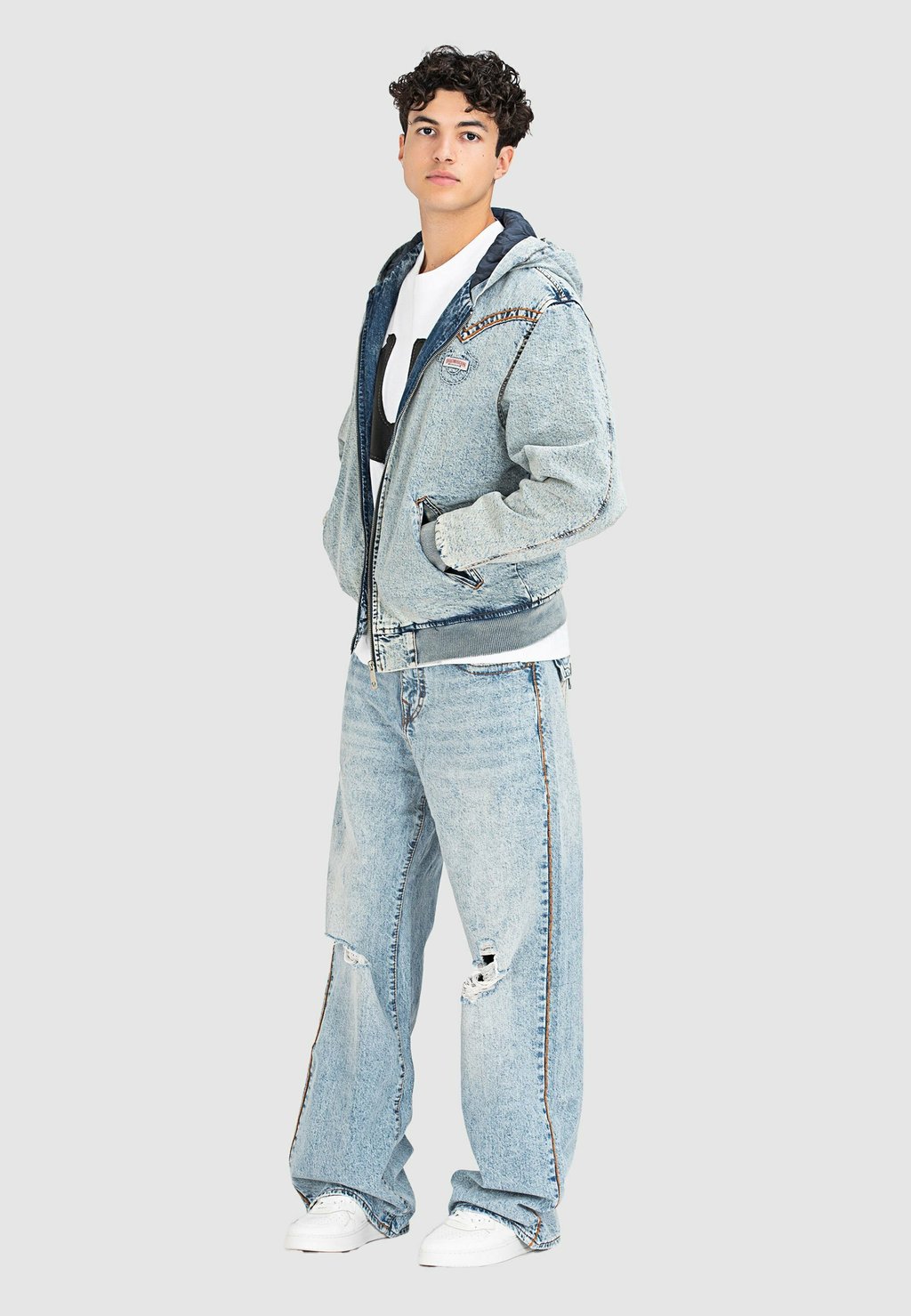 

Джинсы прямого кроя SUPER T True Religion, серый