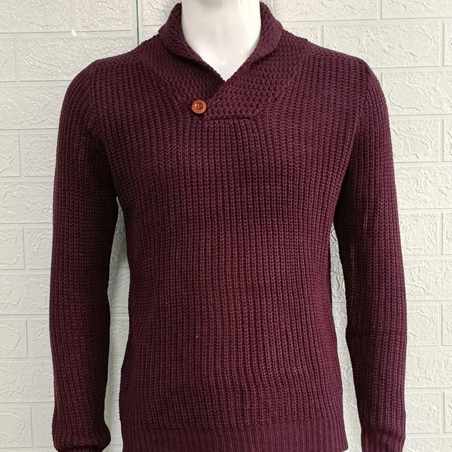 Мужской пуловер с шальным воротником и V-образным вырезом, классический slim fit, кабельная вязка — фото 4