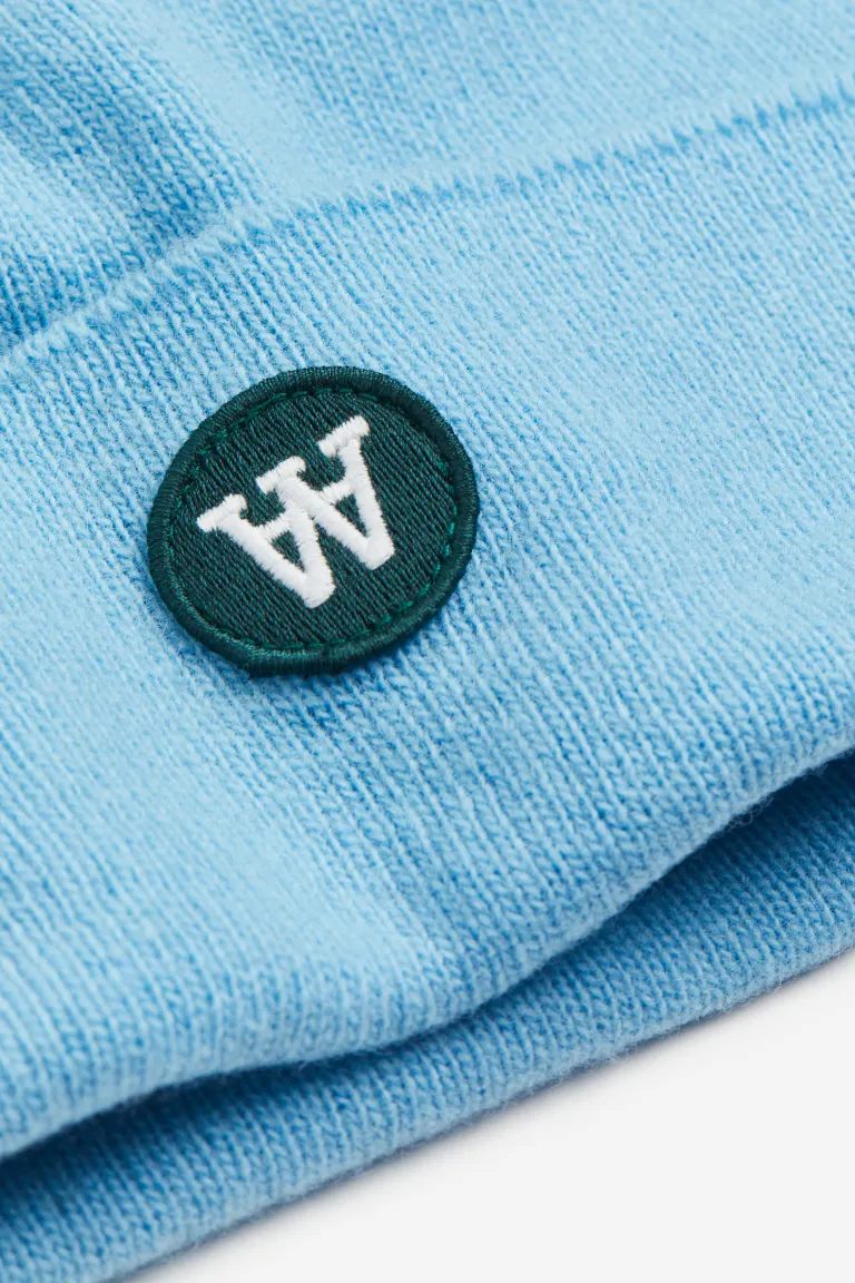 

Шапка с нашивкой вин H&M, синий